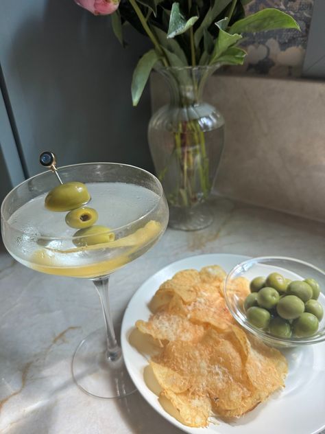 PERFECT BITE + PERFECT PAIRING: Vodka Martini with a Twist and Pecorino Potato Chip Nachos - cheesegal.com Martini With A Twist, Potato Chip Nachos, Cocktail Shots, Classic Martini, Vodka Martini, Potato Chip, Match Making, Mint Chocolate, Potato Chips