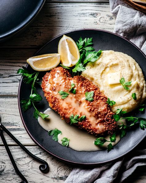 Crunchy Chicken with White Wine Lemon Butter Sauce - Cooking with Wine Blog White Wine Lemon Butter Sauce, Cooking With Wine, Chicken Fried Steak Recipe, Panko Chicken, Crunchy Chicken, Lemon Butter Sauce, Lemon Butter, Creamy Mashed Potatoes, Breaded Chicken