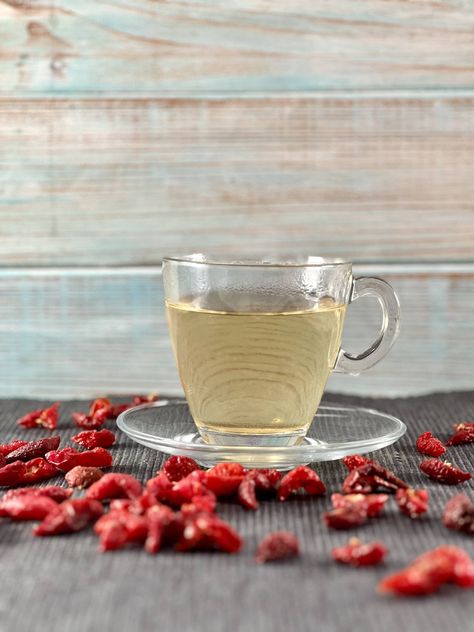 Rose Hip Tea Recipe Rose Hip Tea, Rosehip Tea, How To Make Rose, Winter Tea, Winter Drinks, Steeped Tea, Tea Recipe, Tea Garden, Floral Tea