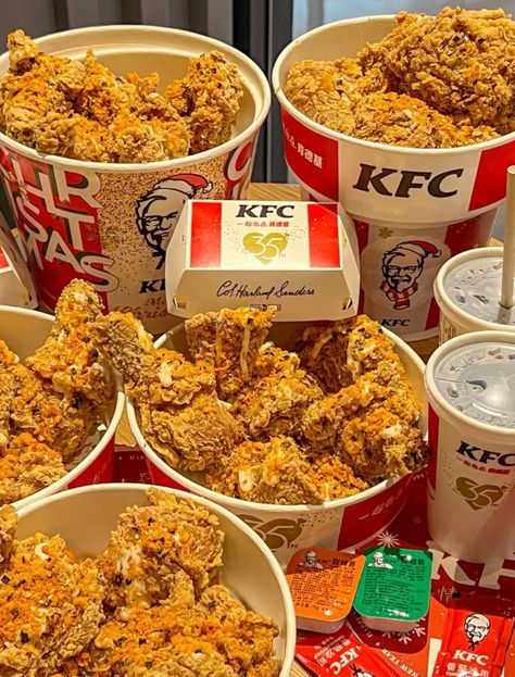 #homedecor, #interiordesign, #homedesign, #decor inspiration Junk Food Snacks Aesthetic, Kfc Fried Chicken Recipe, Kfc Fried Chicken, Food Subscription Box, Egg Mcmuffin, Secret Menu Items, My Birthday Is, Soul Food Dinner, Sleepover Food