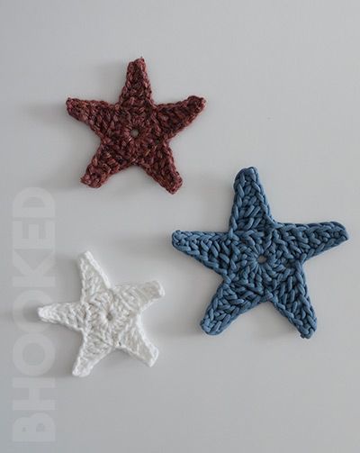 How to Make a Simple Crochet Star in 10 Minutes (Free Pattern!)