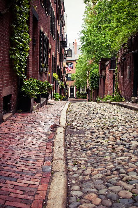 vacilandoelmundo: Boston, Massachusetts, United States Beacon Hill Boston, Cobblestone Street, Boston Travel, Into The West, Old Bricks, Destination Voyage, Boston Massachusetts, Old City, Pretty Places