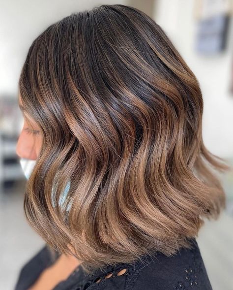 Elegant Waves of Brown Ombre Bob Haircuts Ideas For Women, Deep Brown Hair, Blonde Ends, Brunette Ombre, Ombre Bob, Haircuts Ideas, Brown Ombre Hair, Hair Color Formulas, Growing Out Short Hair Styles