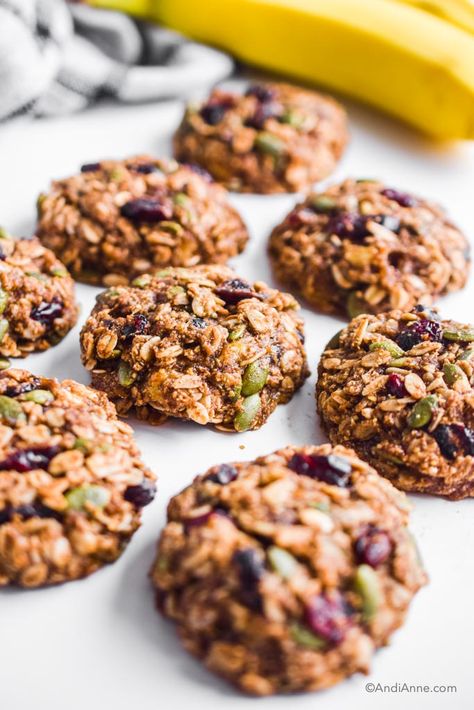 Banana Cranberry Breakfast Cookies (Gluten-Free, Dairy-Free, Nut-Free) Glutenfri Baking, Superfood Breakfast, Breakfast Cookie Recipe, Biscuits Diététiques, Healthy Advice, Healthy Ingredients, Think Food, Breakfast On The Go, Breakfast Cookies