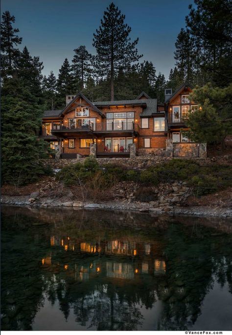 Beautiful rustic lakefront home tucked away on the shores of Lake Tahoe Lake Tahoe Houses, Rustic Lake Houses, Lake Houses Exterior, Country Cottage Decor, Lakefront Homes, Luxury Homes Dream Houses, Country House Decor, Best House Plans, Decor Minimalist