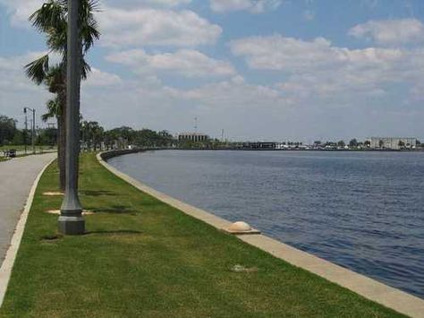 The walk along Lake Monroe, Sanford Florida Deltona Florida, Sanford Florida, Hot Desert, Under The Rain, Outdoor Conversation Sets, The Walk, Conversation Set Patio, Sunshine State, Central Florida