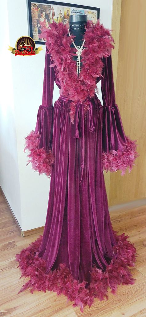 Grape Purple Velvet Feathers Robe Feathers Dressing Gown - Etsy Feather Dressing Gown, Velvet Dressing Gown, Long Bridal Robe, Bridal Kimono, Velour Dress, Wedding Robe, Pink Bridal, Androgynous Fashion, Feather Dress