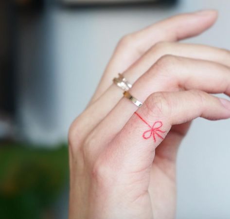 Red String Tattoo, Tatoo Ring, Pinky Tattoo, Toe Tattoos, Band Tattoos, Finger Tattoo For Women, Ribbon Tattoos, Bow Tattoo, Hand Tattoos For Women