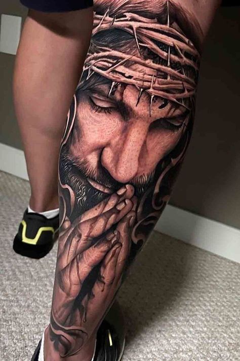 Calves Tattoo Men, Tattoo Pierna Hombre, Jesus Tattoo Sleeve, Angel Sleeve Tattoo, Christus Tattoo, Jesus Christ Tattoo, Calf Tattoo Men, Jesus Tattoo Design, Back Of Leg Tattoos