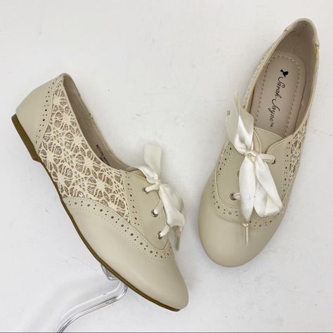 Sarah-Jayne Beige Jazz Lace Up Oxford Flats - Size 5m Condition: New With Box Comfy Wedding Shoes, 1920s Shoes, Wedding Shoes Bridesmaid, Boho Shoes, Wedding Shoes Comfortable, Cute Shoes Heels, Jazz Shoes, Floral Flats, Oxford Flats