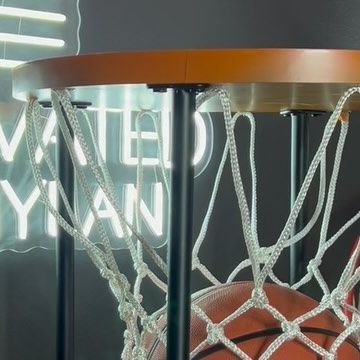 Mylan 🧠💡🤷🏽‍♂️ on Instagram: "10 DIY Basketball Table Ideas 🧠💡🏀 #MotivatedByMylan" Diy Basketball, Kyrie Irving, Kids' Room, Basketball