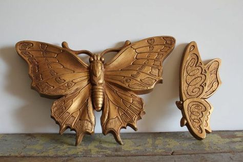 Wooden Sculpture Art, Wood Carving Art Sculpture, Simple Wood Carving, Wood Butterfly, Carved Wood Sculpture, Wood Art Projects, Dremel Wood Carving, Tree Carving, Wood Carving Designs