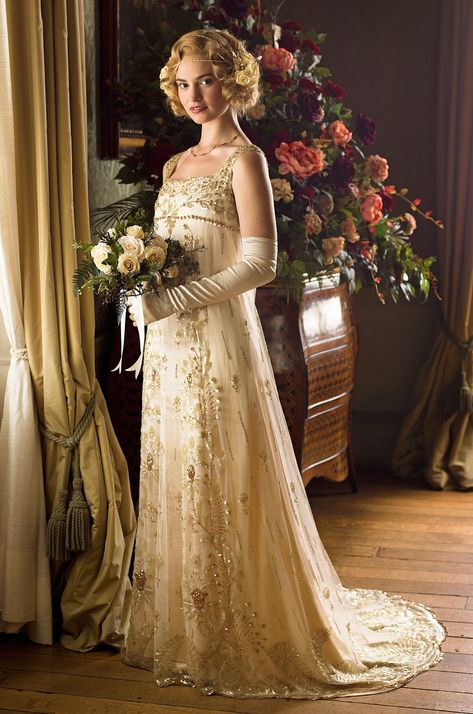 Brandy Outfit, Downton Abbey Wedding, Indie Outfits Alternative Fashion, Movie Wedding Dresses, Outfits Alternative, Angel Top, Abbey Wedding, Tv Weddings, Edgy Outfit