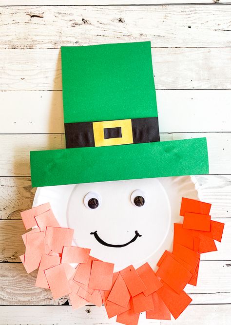 Sant Patrick, Leprechaun Craft, Saint Patricks Day Art, March Crafts, St Patricks Crafts, Paper Plate Craft, St Patricks Day Crafts For Kids, St Patrick Day Activities, Toddler Arts And Crafts