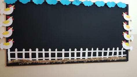 Easy Border Designs For Bulletin Boards, Classroom Board Border Designs, School Chalkboard Art, Scenery Drawing For Kids, Display Boards For School, Hearts Paper Crafts, School Board Decoration, Bulletin Board Design, School Chalkboard