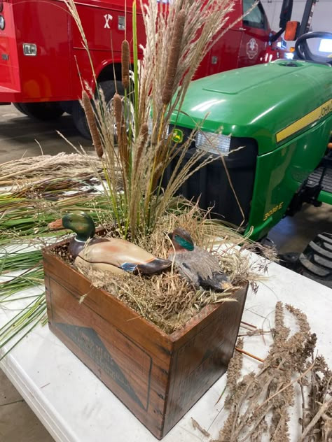 Fishing Lure Centerpieces, Duck Hunter Grooms Table, Hunter Centerpiece, Duck Hunting Theme Rehearsal Dinner, Duck Hunting Centerpieces, Duck Hunting Table Centerpieces, Hunting Theme Table Decorations, Hunting Grooms Table, Grooms Table Duck Hunting