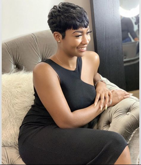 Nia Long Short Hair 90s Pixie Cuts, Nia Long Short Hair, Edgy Bob Haircuts, Edgy Bob, Short Relaxed Hairstyles, Short Hair Designs, 90s Hair, Short Hair Images, Short Hair Black