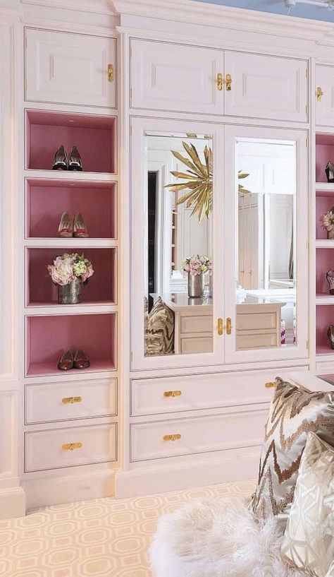 Pink Closet Ideas, Pink Walk In Closet, Dream Dressing Room, Pink Cabinets, Pink Closet, Dressing Room Closet, Luxury Closets Design, Closet Renovation, Build A Closet