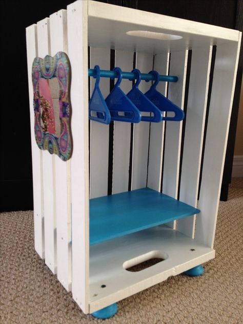 Dog Wardrobe Closet Diy, Diy Doll Closet, Doll Clothes Storage Ideas, Poddle, Doll Storage, Doll Crib, Baby Shower Baskets, Diy Projects Gifts, American Girl Doll Furniture