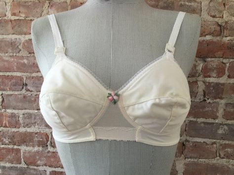 Vintage Silk Bra, Vintage Bras, Bra Vintage, Flowers In The Attic, Vintage Template, Vintage Bra, Silk Bra, Bullet Bra, Bra Types