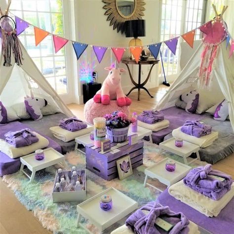 Unicorn Slumber Party, Party Ideas Sleepover, Teepee Sleepover, Sleepover Tents, Slumber Party Birthday, Girls Slumber Party, Movie Night Birthday, Slumber Party Ideas, Night Birthday Party