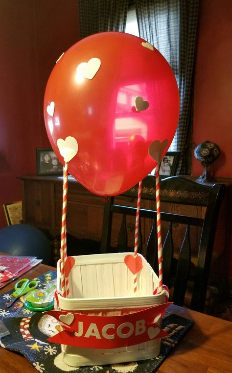 Valentine's box!  Hot Air Balloon! 🎈 Valentines Hot Air Balloon Basket, Hot Air Balloon Valentines Boxes, Balloon Basket, Valentine Day Boxes, Balloon Gift, Valentine Box, Valentines Diy, Hot Air Balloon, Air Balloon