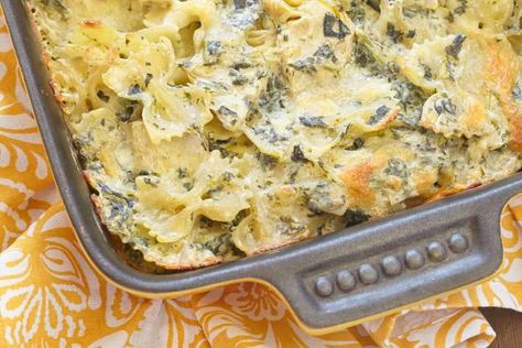 https://www.slenderkitchen.com/recipe/spinach-artichoke-pasta? Baked Pasta Recipes Easy, Bow Tie Pasta Recipe, Pasta Farfalle, Spinach Artichoke Pasta, Cheesy Pasta Recipes, Pasta Casserole Recipes, Artichoke Pasta, Baked Pasta, Baked Pasta Recipes