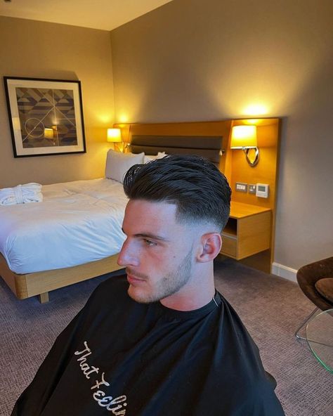 Declan Rice Haircut, Vintage Haircuts, England Football Players, Declan Rice, Mid Fade, England Players, High Fashion Men, Grooming Style, Finest Men