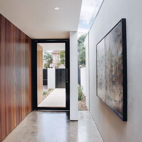 STUDIO BLACK INTERIORS on Instagram: “Total entrance goals. Timber cladding, polished concrete floors and a slice of window looking to the heavens. ⁣⁣ ⁣⁣ Project326⁣⁣ Designed…” Family Home Interior, Timber Cladding, Entry Foyer, House Entrance, Residential Architecture, Concrete Floors, Cheap Home Decor, House Inspo, 인테리어 디자인