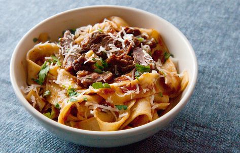 Venison Ragu, Meat Ragu, Tuscan Pasta, Lamb Ragu, Creamy Chicken Casserole, Ragu Recipe, Homemade Gravy, Rabbit Food, Yummy Chicken Recipes