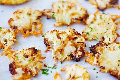 Roasted cauliflower. Best Cauliflower Recipe, Easy Roasted Cauliflower, Parmesan Roasted Cauliflower, Roasted Cauliflower Recipes, Easy Delicious Recipes, Cauliflower Recipes, Delicious Vegetarian, Veggie Dishes, Roasted Cauliflower