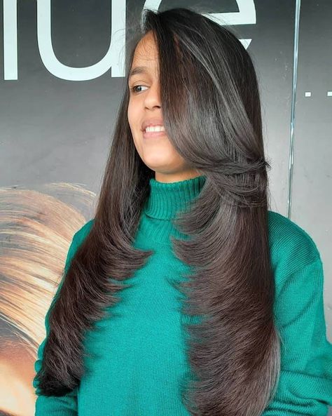 Step Cut Haircuts, High Ponytail Ideas, Step Cut Hairstyle, Long Length Haircuts, Hairstyles For Thinning Hair, Indian Hair Cuts, Free Hairstyle, Ponytail Ideas, Hairstyles For Gowns