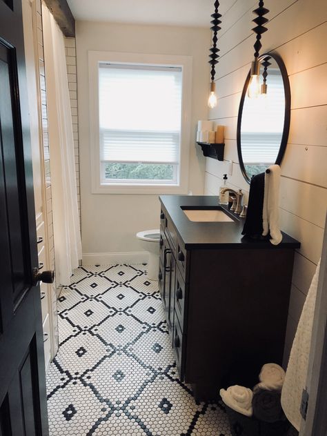 Black And White Mosaic Tile Kitchen, Fun Powder Room Floor Tile, Mosaic Black And White Tile, White And Black Mosaic Tile Bathroom, Walk In Shower Bathroom Remodel, Black White Mosaic Tile Bathroom, Black And White Restroom Tile, Black White Mosaic Tile, Black And White Tile In Bathroom