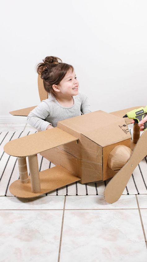 Diy Aeroplane For Kids, Cardboard Box Plane, Cardboard Airplane, Pilot Party, Cardboard Box Diy, Cardboard Boat, Airplane Kids, Cardboard Toys, Cardboard Box Crafts