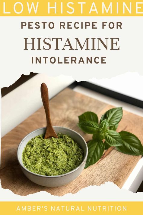 Low histamine pesto in a grey side with a basil leaf on the side of the bowl Low Histamine Sauce Recipes, Low Histamine Dipping Sauce, Low Histamine Pasta Sauce, Low Histamine Pasta, Mcas Recipes, Low Histamine Dinner, Aip Recipes Autoimmune Protocol, Zucchini Spirals, Healthy Salad Dressing Recipes