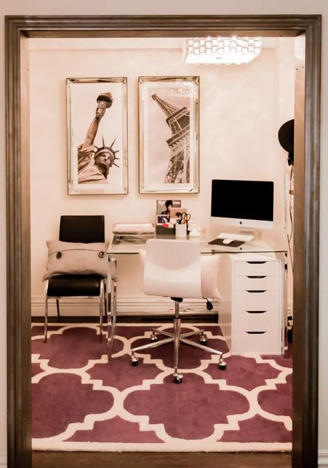 How to Make a Small, Windowless Office Feel Bigger | Apartment Therapy Small Windowless Office, Office With No Windows Ideas, Office Without Windows, Office With No Windows, Windowless Office, Gatsby Vibes, Productive Home Office, Cream Color Palette, Art Deco Apartment