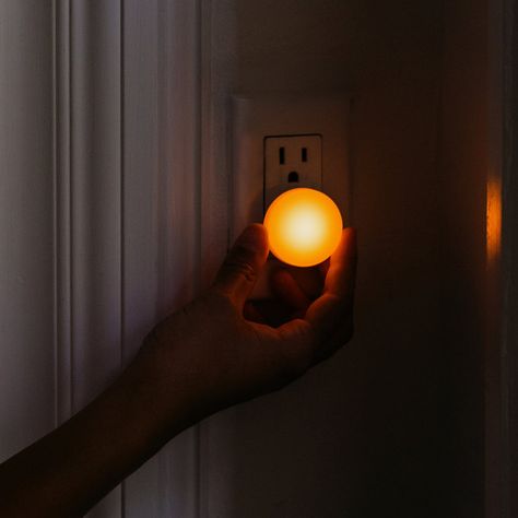 Night Lights Portable Night Light, Guy Bathroom Decor, Bedroom Cozy Lighting, Hallway Night Light Ideas, Night Light Plug In, No Big Light, Cool Night Lights, Ambiance Lighting Bedroom, Small Lights Decor