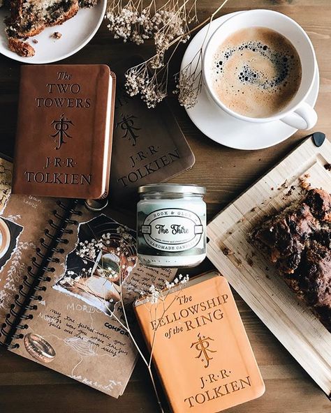 Cozy Academia Aesthetic, Tess Core, Flatlay Book, Hobbit Core, Coffee Core, Lord Of The Rings Book, April Challenge, Bookstagram Inspiration, Tea And Books