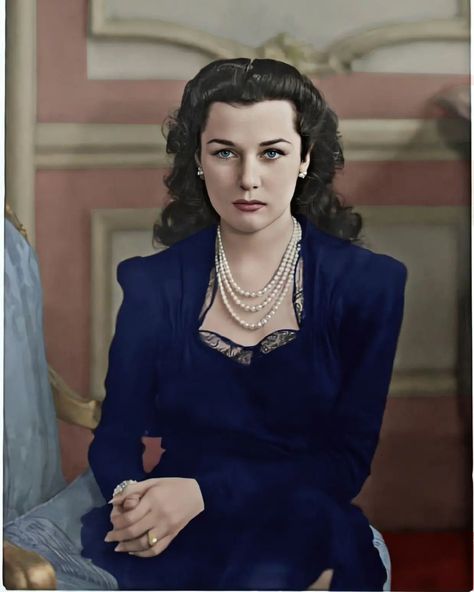 Queen Of Iran, Queen Fawzia, Fawzia Fuad Of Egypt, Princess Fawzia, King Farouk, Egyptian Princess, Good Morning Coffee Images, Egyptian Beauty, Persian Fashion