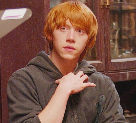 Rupert Grint Aesthetic, Boys Ugh, Ron Weasley Aesthetic, Rupert Grint Ron Weasley, Pretty Celebs, Weasley Aesthetic, Ron And Harry, Pinterest Pictures, Ronald Weasley