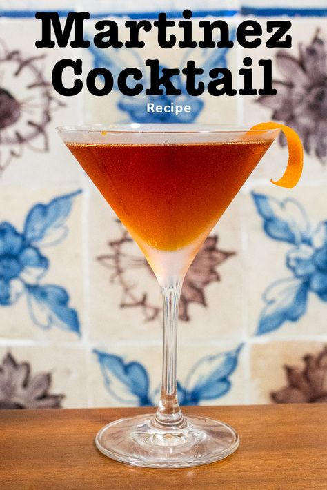 Follow our Martinez cocktail recipe and make the classic gin cocktail at home in just five minutes. Martinez Drink, Sweet Vermouth Cocktails, Craft Drinks, Martinez Cocktail, Vermouth Cocktail, Classic Gin Cocktails, Restaurant Drinks, Gin Cocktail Recipes, Vodka Cocktails Recipes