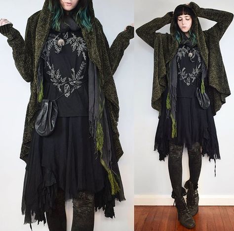 Witchy Librarian, Renfaire Cosplay, Rock Trolls, Dark Mori Fashion, Strega Fashion, Forest Witch, Dark Mori, Mori Fashion, Witch Fashion