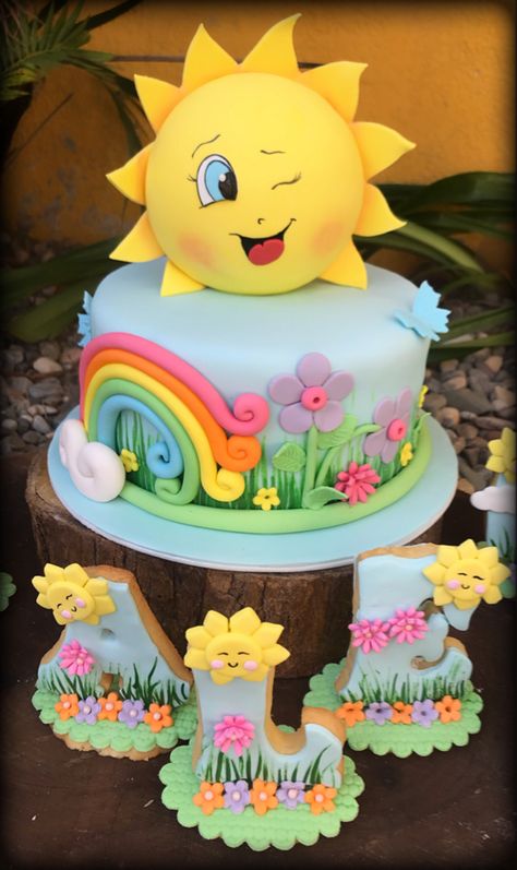 Animal Cakes For Kids, Sunshine Birthday Cakes, Farm Animal Cupcakes, Sun Cake, Farm Animal Cakes, Cake Decorating Flowers, Animal Birthday Cakes, 1st Birthday Party For Girls, Animal Baby Shower Theme