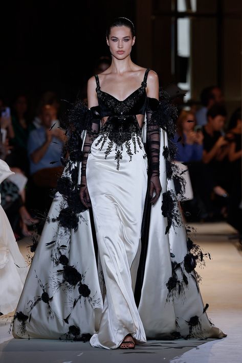 Zuhair Murad - Zuhair Murad Zuhair Murad Dresses, Zuhair Murad Haute Couture, Clothing Pattern Design, High Fashion Couture, Runway Fashion Couture, Career Fashion, Fashion Themes, Kawaii Fashion Outfits, Zuhair Murad