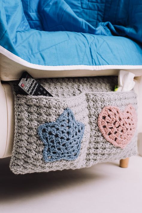 Crochet Bed Pocket - I Like Crochet Learn To Crochet Beginner, Beginner Patterns, Crochet Bed, Bed Pocket, Crochet Beginner, Crochet Organizer, Crochet Nursery, Crochet Tutorial Pattern, I Love This Yarn