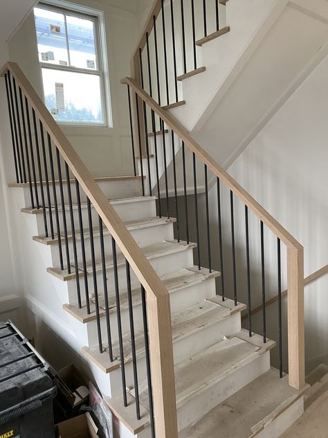 White Oak And Iron Stair Railing, Stair Case Railing Ideas Ms, Modern Wood Stair Railing, Railing Design Stairs, Remodel Staircase, Staircase Metal, Wood Railings For Stairs, Basement Staircase, Farmhouse Stairs