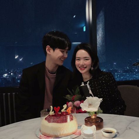 Ulzzang Couple Dinner, Couple Dinner Date Photo, Couple Eating Together, Couple Dinner, Couple Event, Couples Dinner, Cute Couple Outfits, Love U Forever, Ulzzang Couple