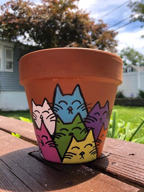 Flower Pot Painting, Plant Pot Design, Flower Pot Art, Pot Painting, Plant Pot Diy, Terra Cotta Pot Crafts, Painted Pots Diy, Flower Pot Design, Terracotta Flower Pots