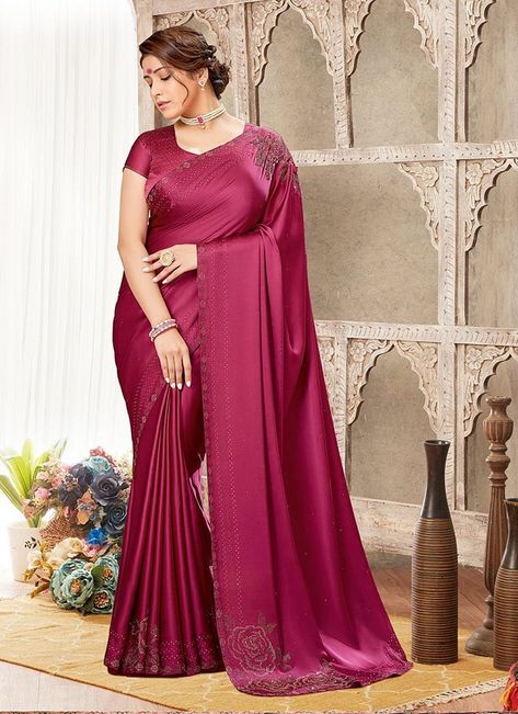 Magenta Saree, Saree Satin, Bollywood Sarees Online, Bollywood Sarees, Blouse Satin, Satin Saree, Satin Blouse, Saree With Blouse, Bollywood Saree