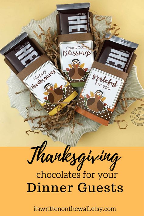 Candy Bar Wrappers Free Printables, Staff Treats, Thanksgiving Candy Bar Wrappers, Thanksgiving Place Setting, Thanksgiving Chocolates, Thanksgiving Candy, Thanksgiving Favors, Staff Appreciation Gifts, Thanksgiving Tablescape